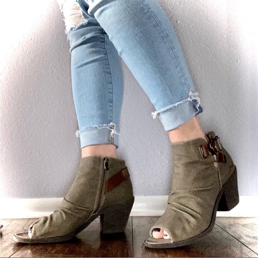 Blowfish Malibu Open Toe Brown / Grey
Ankle Booties with Side Zipper, 8